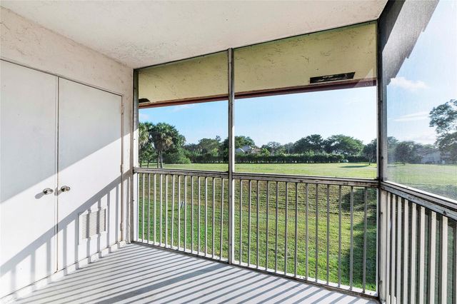 3051 Holiday Springs Blvd 204, Margate, FL 33063