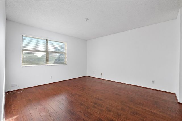 3051 Holiday Springs Blvd 204, Margate, FL 33063