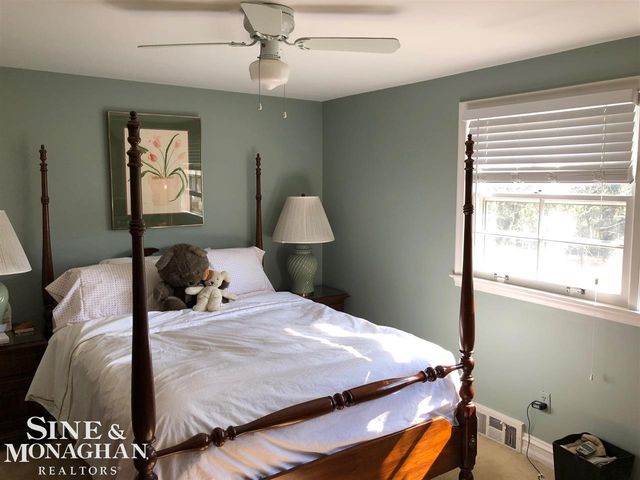 709 Middlesex Road, Grosse Pointe Park, MI 48230