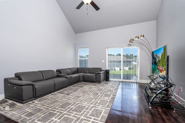 2175 Nectar Ln, Columbia, TN 38401