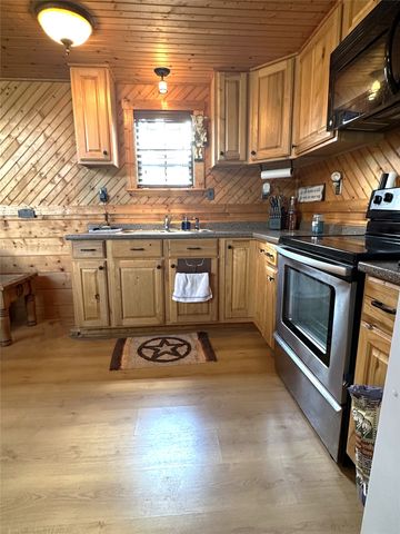 853 CR 206, Bremond, TX 76629