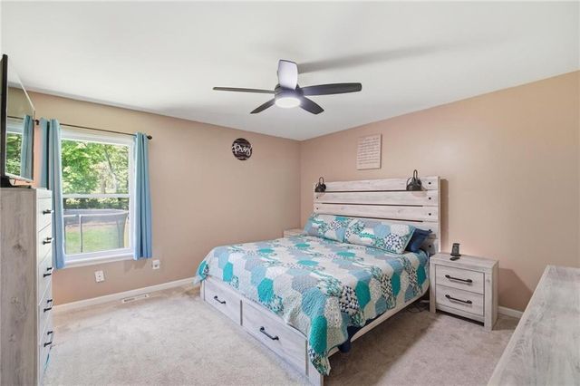 2916 S 14th Street, Leavenworth, KS 66048