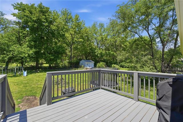 2916 S 14th Street, Leavenworth, KS 66048