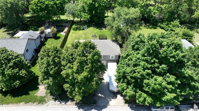 2916 S 14th Street, Leavenworth, KS 66048