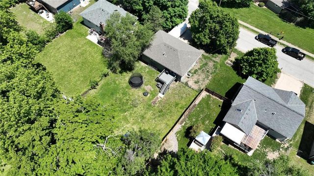2916 S 14th Street, Leavenworth, KS 66048