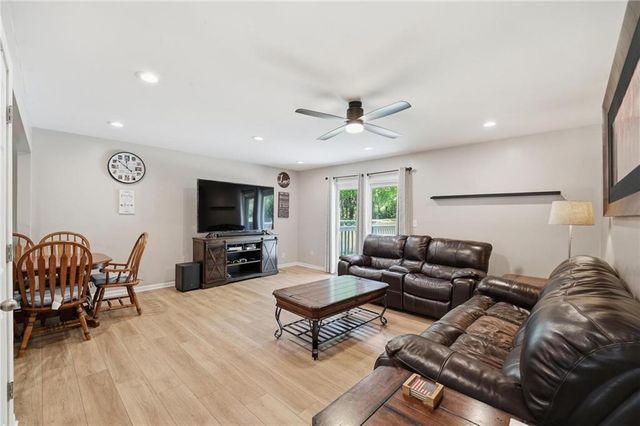 2916 S 14th Street, Leavenworth, KS 66048