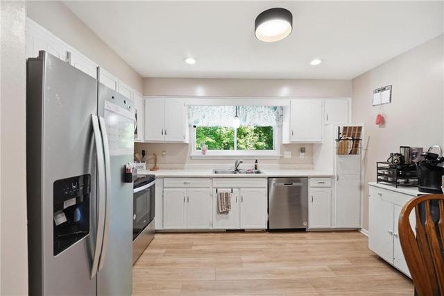 2916 S 14th Street, Leavenworth, KS 66048