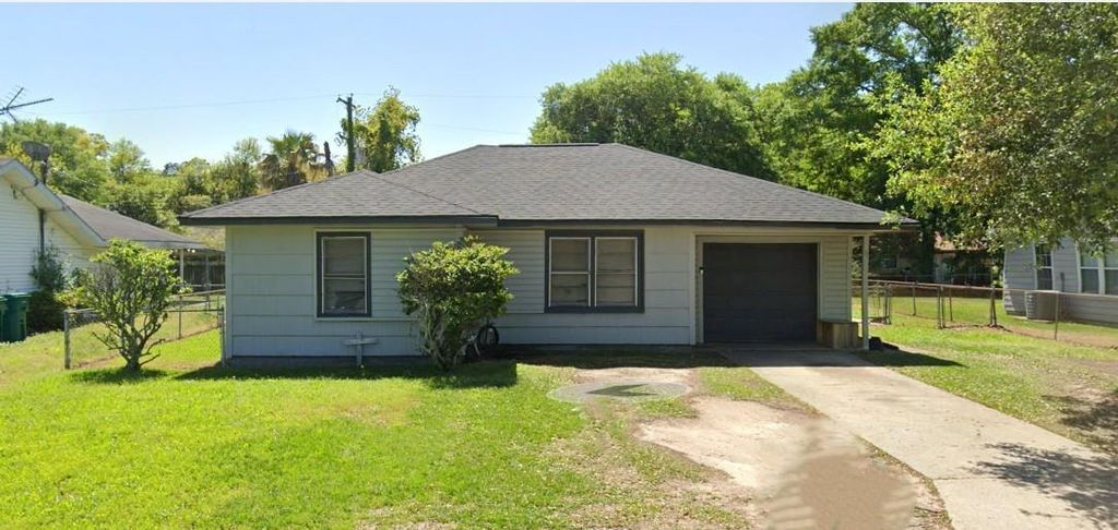 409 Bridal Wreath Avenue, Orange, TX 77630