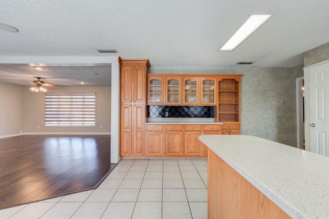 5407 7th Street, Lubbock, TX 79416