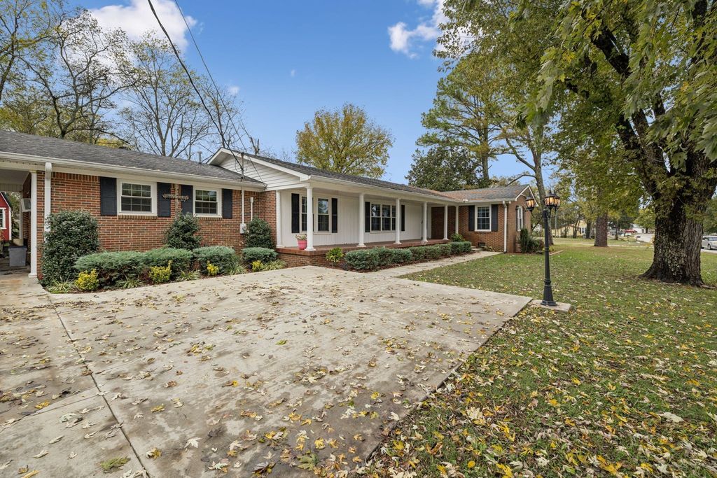 202 High St, Alexandria, TN 37012