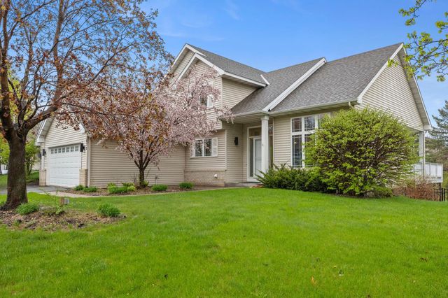 1672 Windsor Drive S, Shakopee, MN 55379