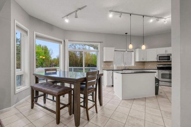1672 Windsor Drive S, Shakopee, MN 55379