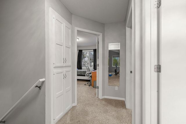 1672 Windsor Drive S, Shakopee, MN 55379