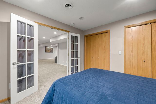 1672 Windsor Drive S, Shakopee, MN 55379