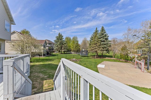 1672 Windsor Drive S, Shakopee, MN 55379