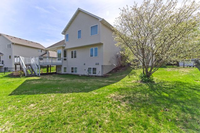 1672 Windsor Drive S, Shakopee, MN 55379