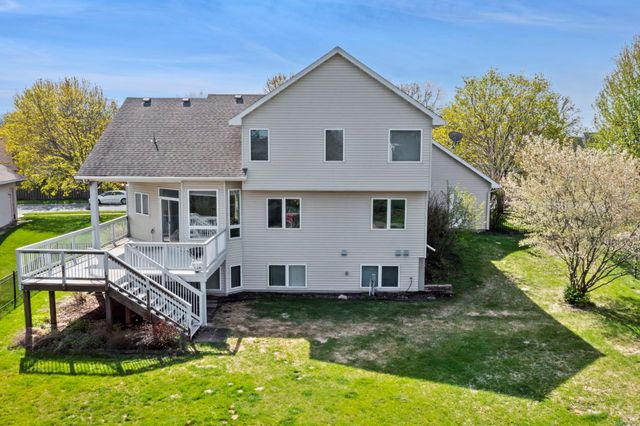1672 Windsor Drive S, Shakopee, MN 55379