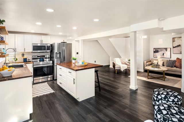 20529 103rd Avenue SE, Kent, WA 98031