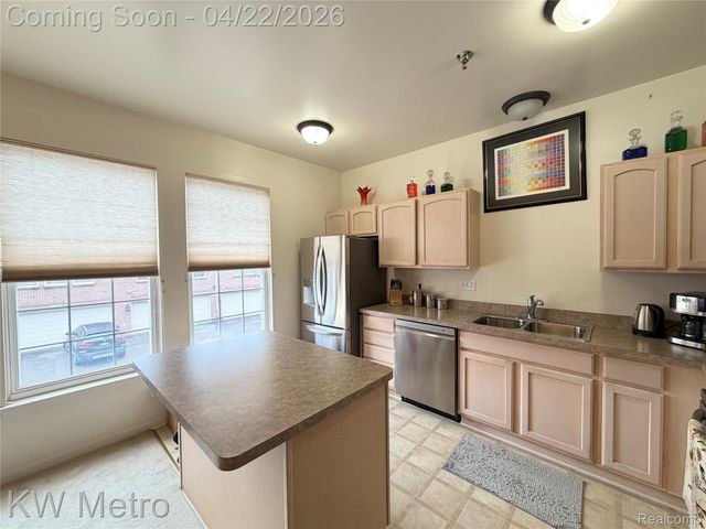 25409 Saint James, Southfield, MI 48075