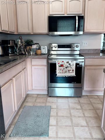 25409 Saint James, Southfield, MI 48075