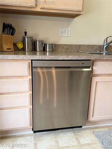 25409 Saint James, Southfield, MI 48075