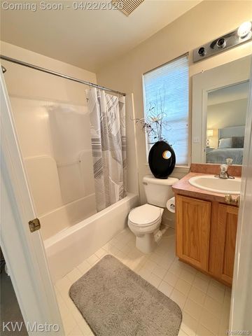 25409 Saint James, Southfield, MI 48075