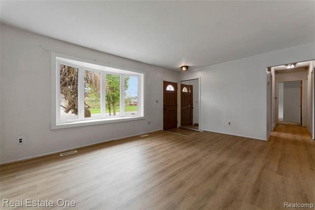 1668 Castleton Drive, Troy, MI 48083