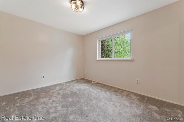 1668 Castleton Drive, Troy, MI 48083