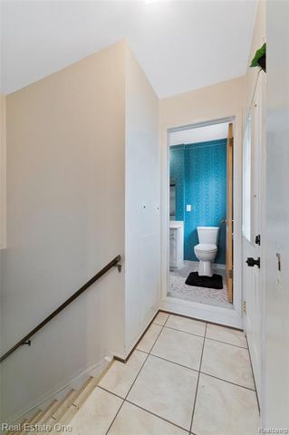 1668 Castleton Drive, Troy, MI 48083