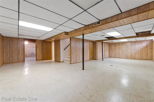 1668 Castleton Drive, Troy, MI 48083