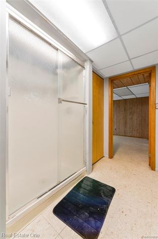 1668 Castleton Drive, Troy, MI 48083