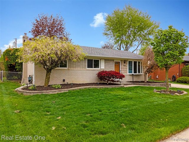 1668 Castleton Drive, Troy, MI 48083