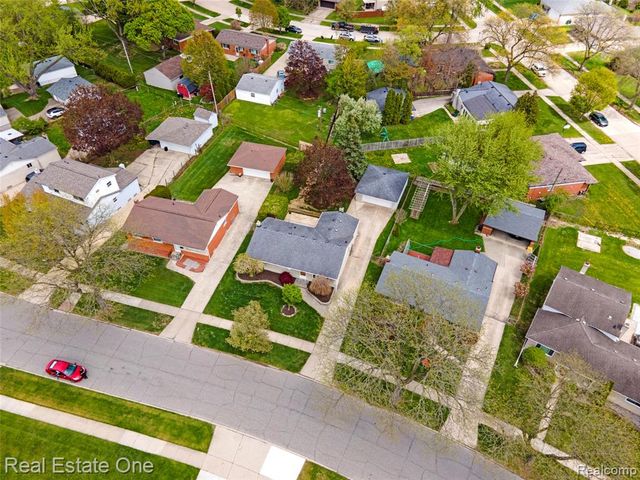 1668 Castleton Drive, Troy, MI 48083