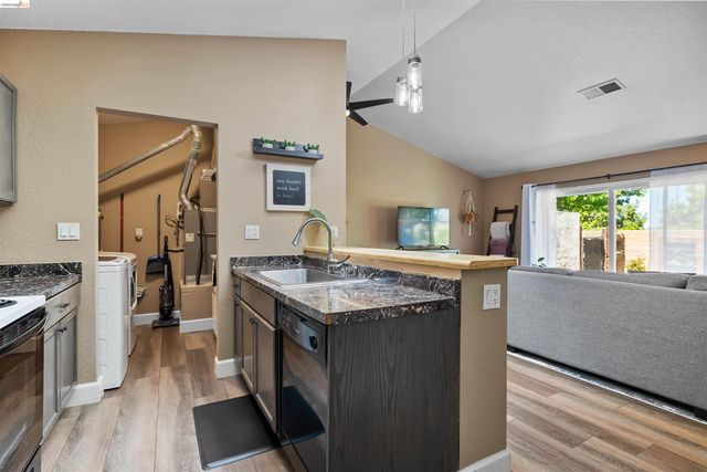 906 Villa Terrace, Brentwood, CA 94513