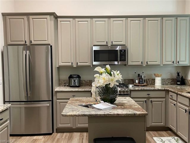 1628 Cayman CT 2, Naples, FL 34119