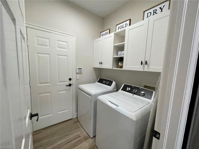 1628 Cayman CT 2, Naples, FL 34119