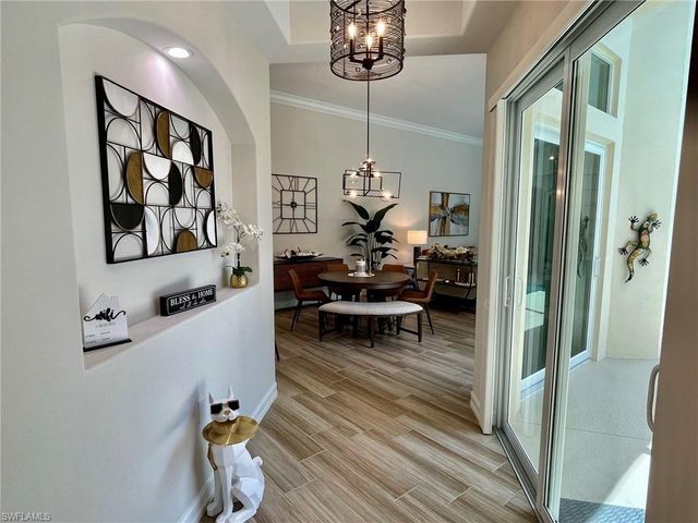 1628 Cayman CT 2, Naples, FL 34119