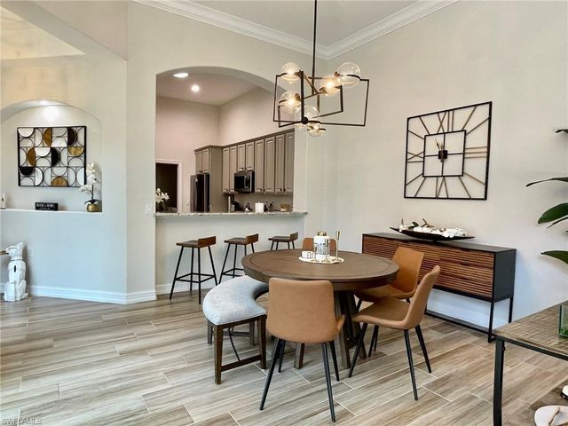 1628 Cayman CT 2, Naples, FL 34119