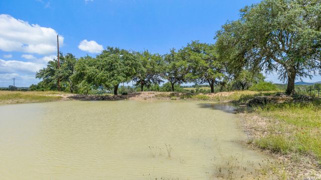 5032 Kendalia Rd, Blanco, TX 78606