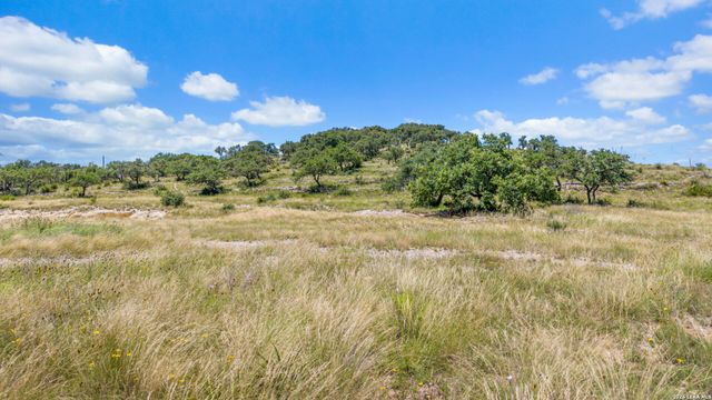 5032 Kendalia Rd, Blanco, TX 78606
