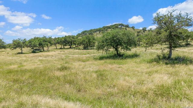 5032 Kendalia Rd, Blanco, TX 78606