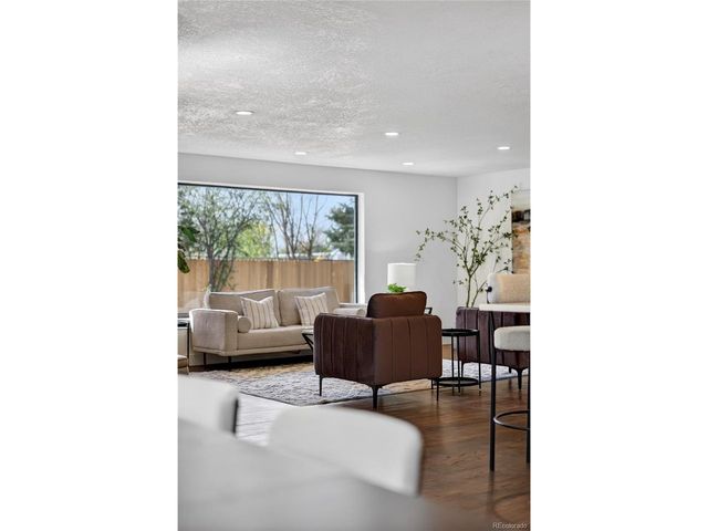 583 S Oneida Way, Denver, CO 80224