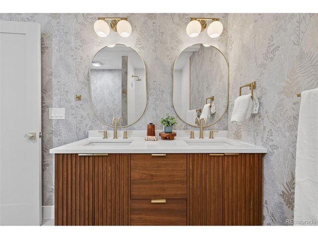 583 S Oneida Way, Denver, CO 80224