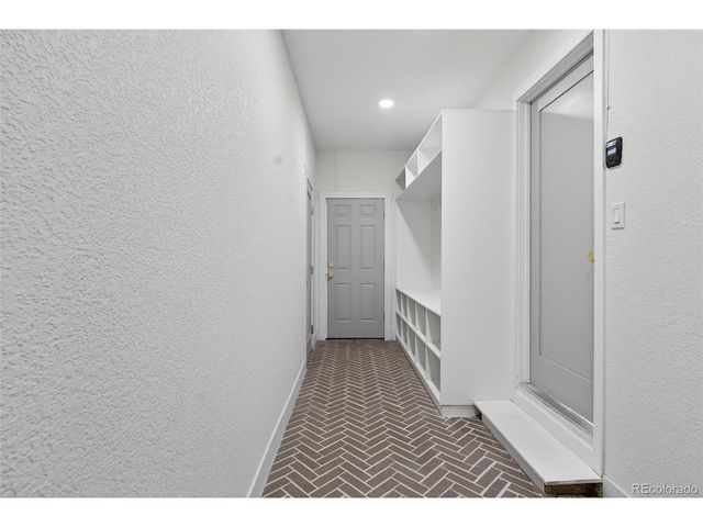 583 S Oneida Way, Denver, CO 80224