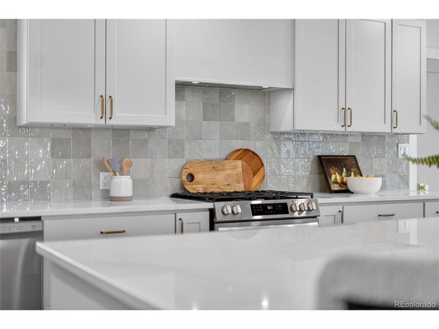 583 S Oneida Way, Denver, CO 80224