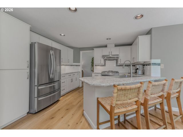 8020 Ne 101ST Cir, Vancouver, WA 98662