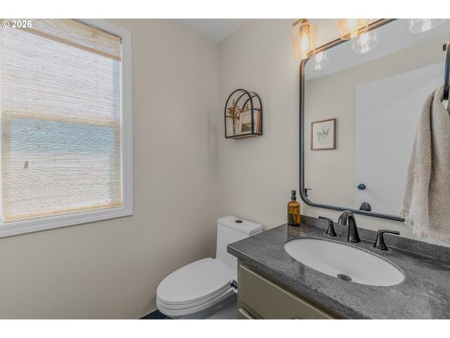8020 Ne 101ST Cir, Vancouver, WA 98662