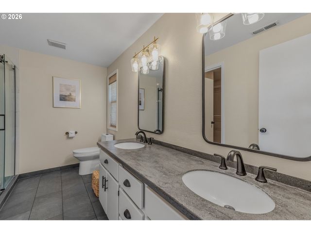 8020 Ne 101ST Cir, Vancouver, WA 98662