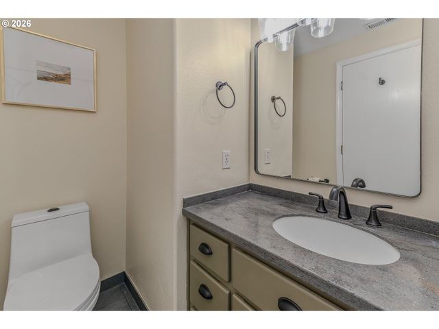 8020 Ne 101ST Cir, Vancouver, WA 98662