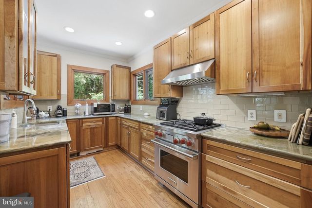 2817 24TH ST N, Arlington, VA 22207